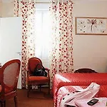Logis Le Relais Champenois Hotell