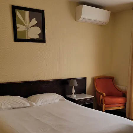 Hotel Logis Le Relais Champenois 2*