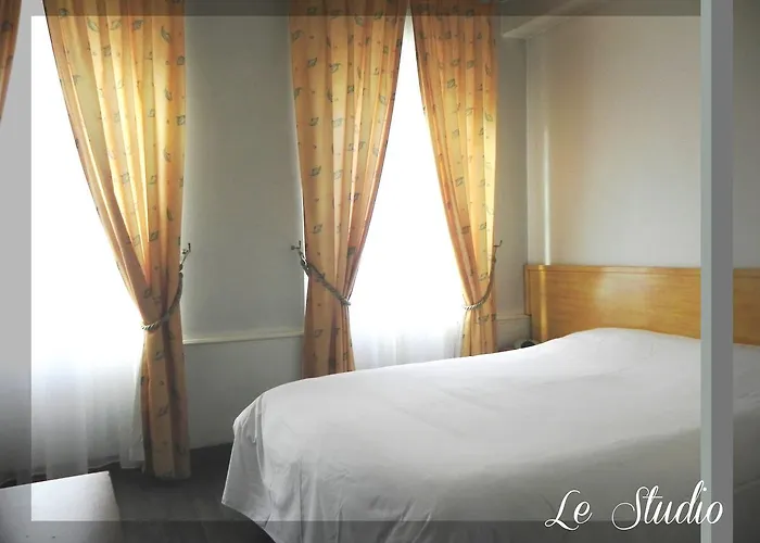 Logis Le Relais Champenois Hotel 2*